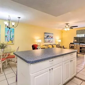 Holiday home Cozy 2-bedroom Townhouse W/ Pool And Golf Cart, Panama City Beach